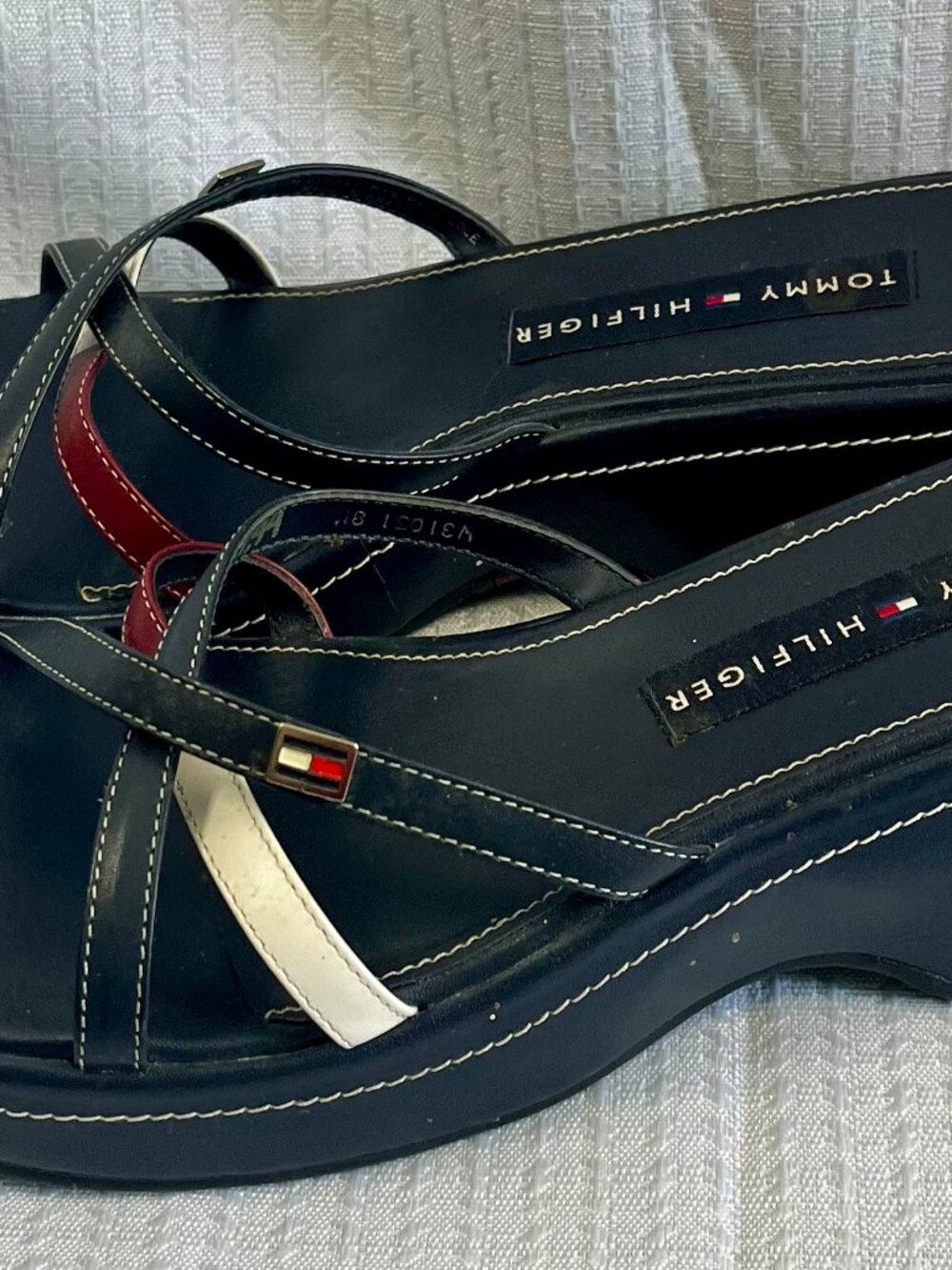 Tommy Hilfiger Vintage 1990s / Y2K Strappy Wedge Platform Sandals Navy Blue 8 M - Picture 2 of 4